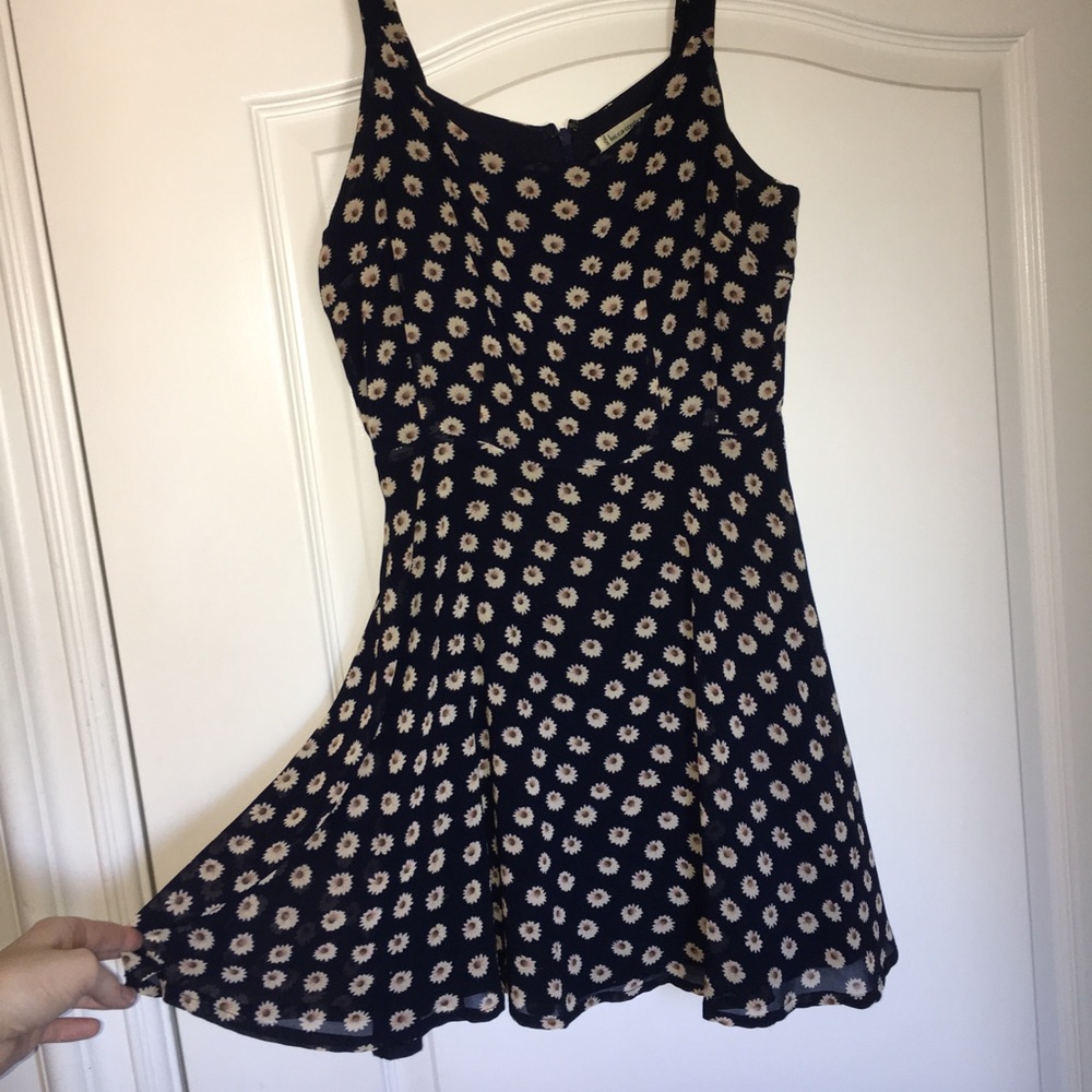 A-line navy dress with daisies